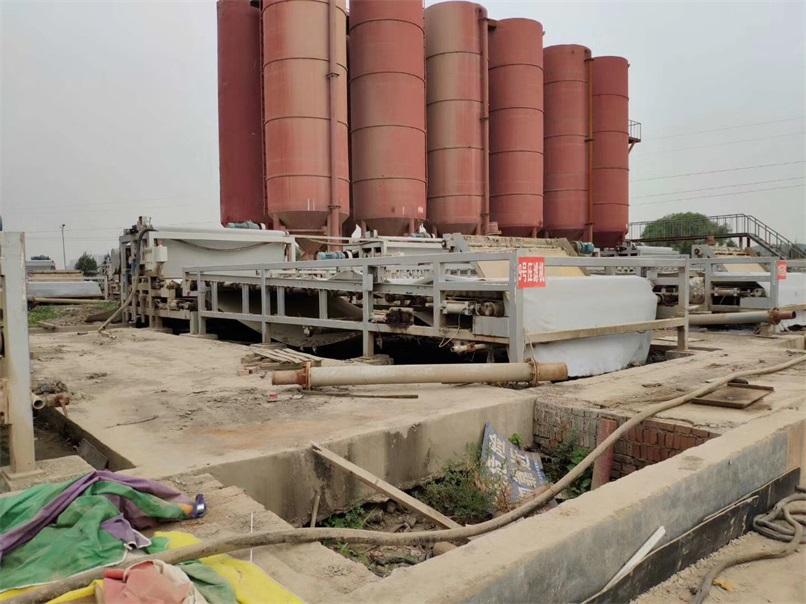 江西垃圾焚燒發(fā)電實(shí)現(xiàn)尾水污泥零排放，過(guò)程雖說(shuō)曲折，但是結(jié)果令人滿(mǎn)意！恒磊帶式壓濾機(jī)，牛！